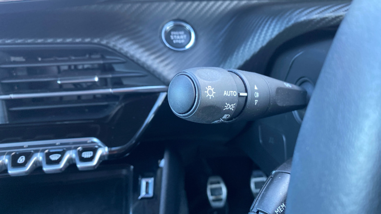 Peugeot 208 1.2 PureTech 100 Allure Premium + 5dr Petrol Hatchback